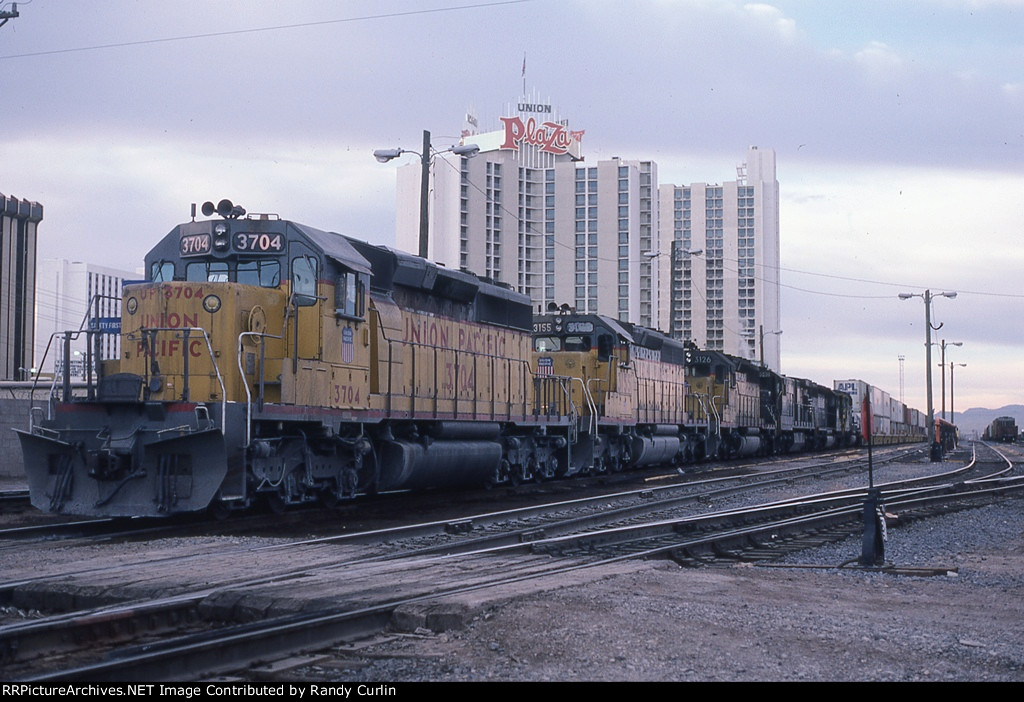 UP 3704 at Las Vegas